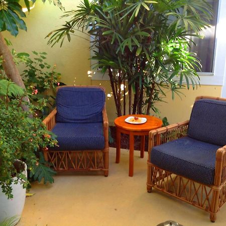 Pavilion Hotel Авалон Стая снимка