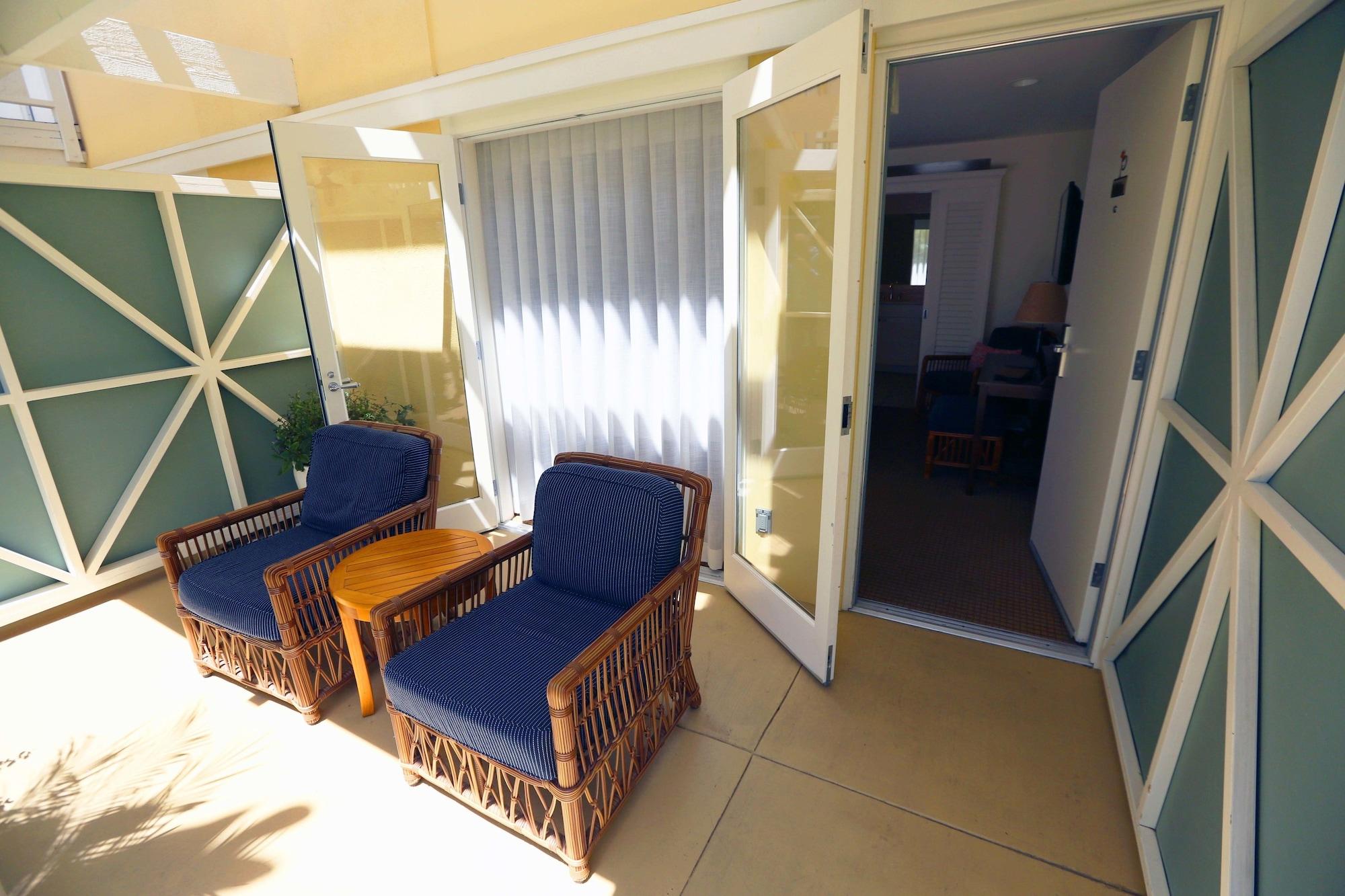 Pavilion Hotel Авалон Екстериор снимка