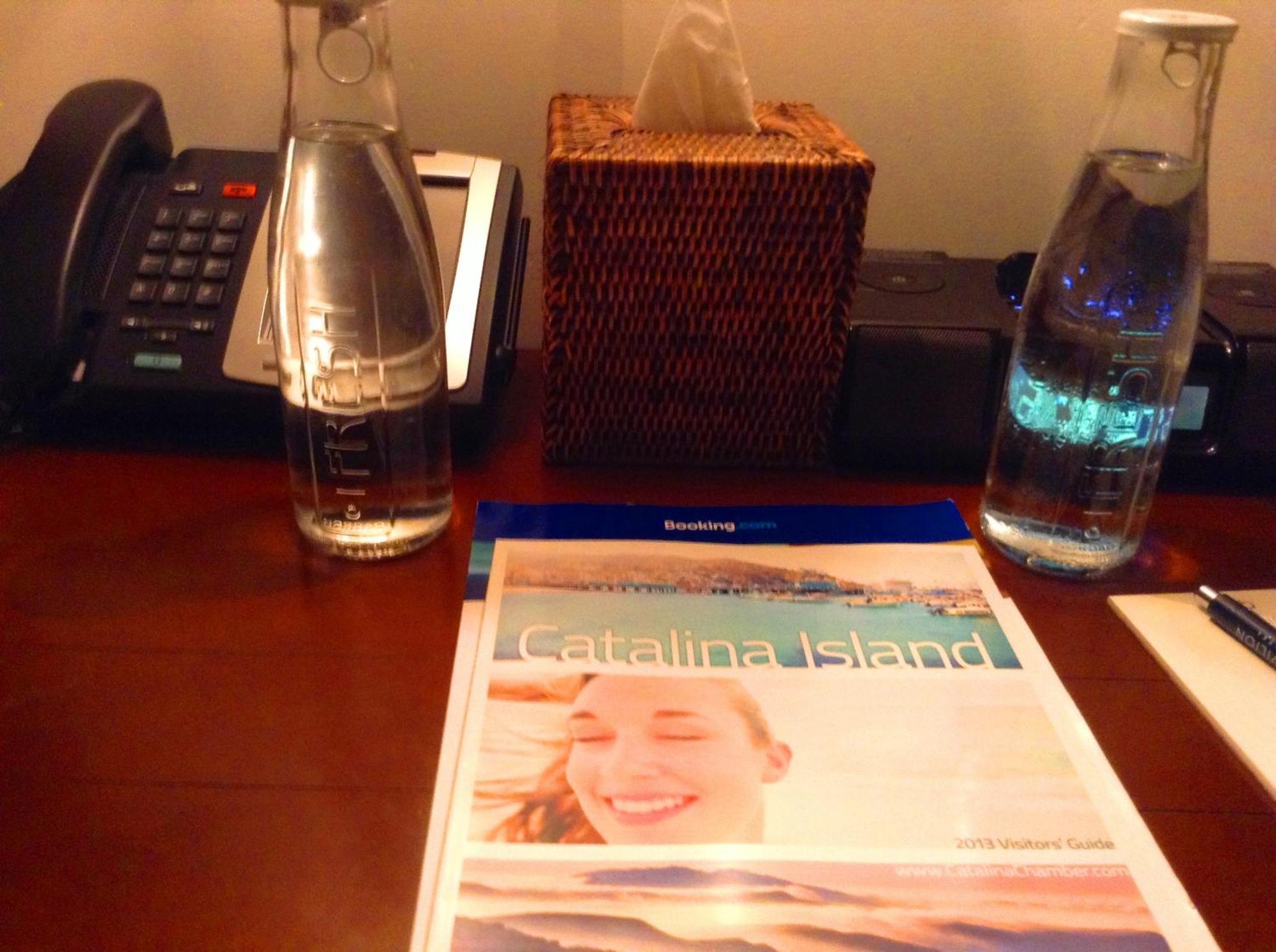 Pavilion Hotel Авалон Стая снимка