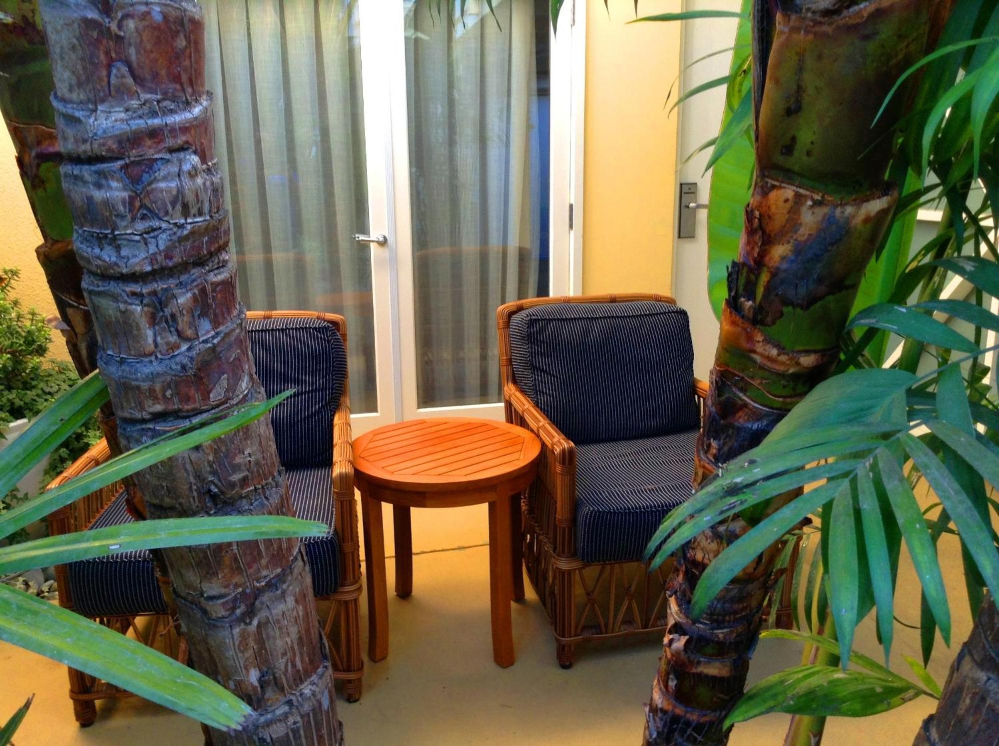 Pavilion Hotel Авалон Стая снимка