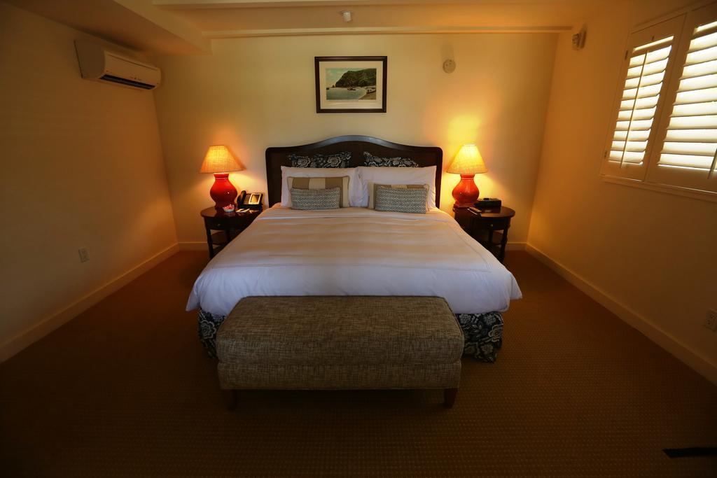 Pavilion Hotel Авалон Екстериор снимка